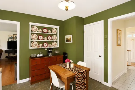 915 North Pine Avenue Arlington Heights IL 60004