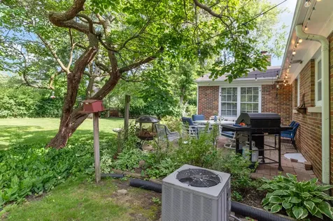 915 North Pine Avenue Arlington Heights IL 60004