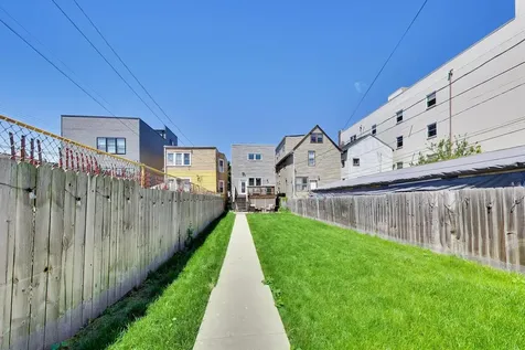 1621 North Spaulding Avenue Chicago IL 60647