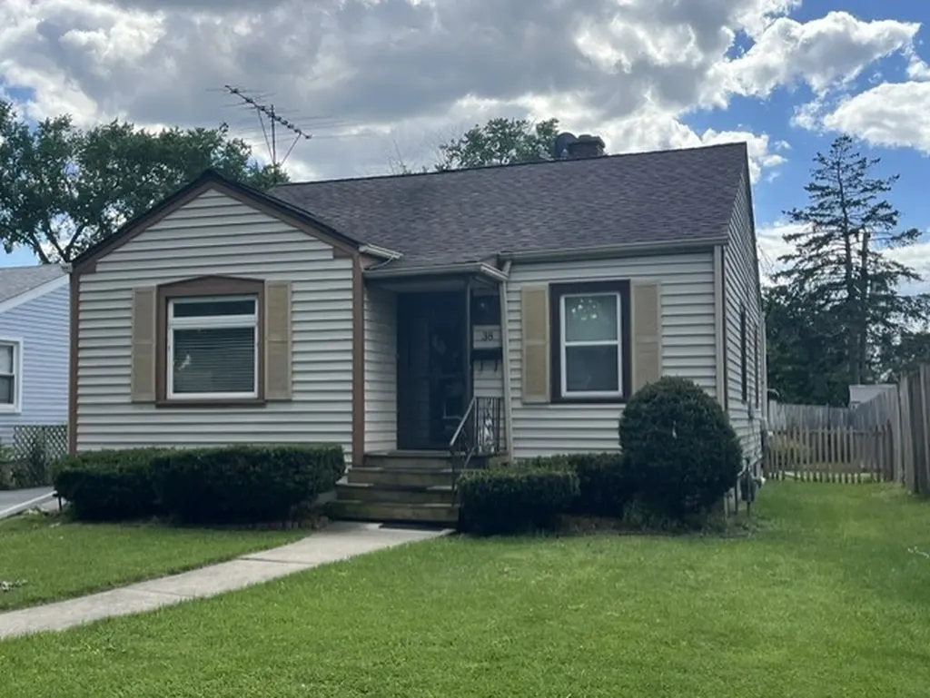 38 North Summit Avenue Villa Park IL 60181