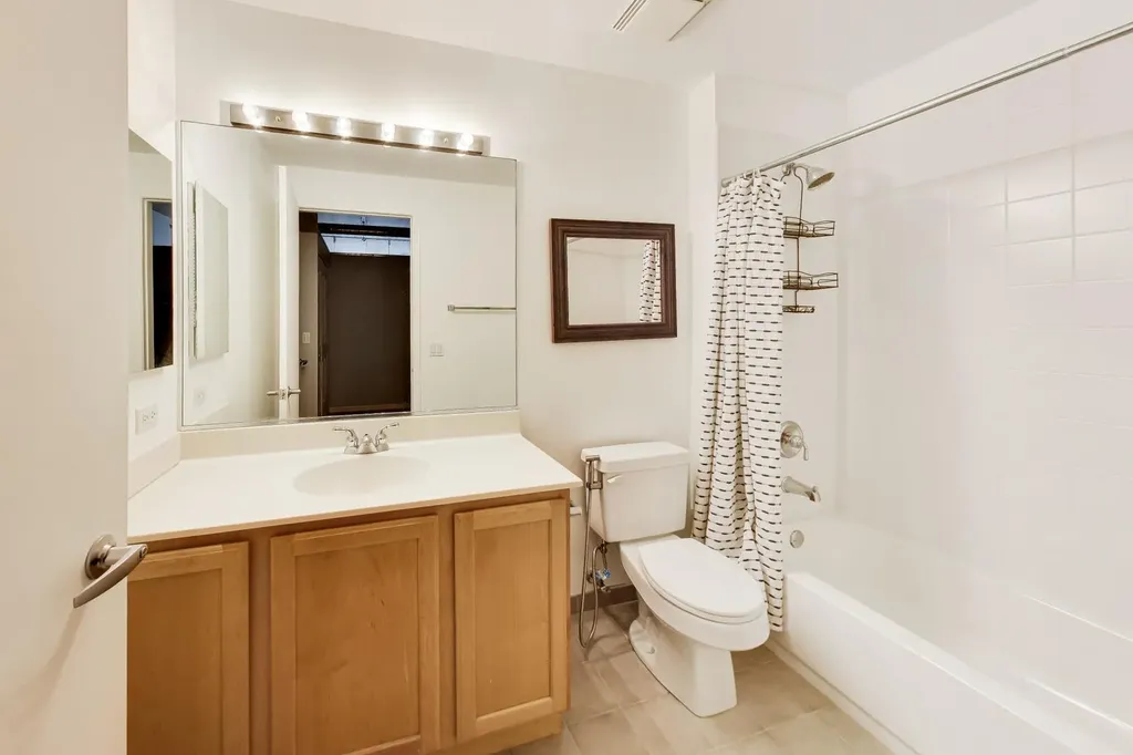 125 East 13th Street Chicago IL 60605