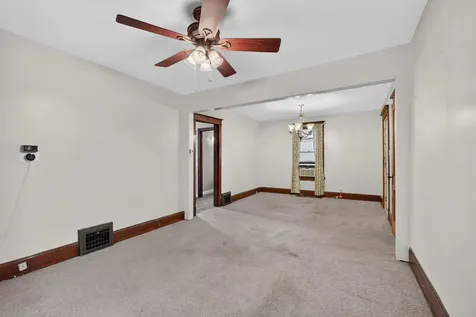 1913 10TH Street Moline IL 61265