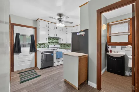 1913 10TH Street Moline IL 61265