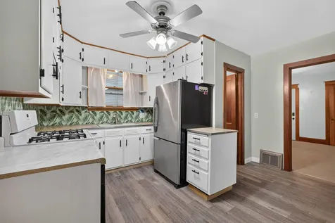 1913 10TH Street Moline IL 61265