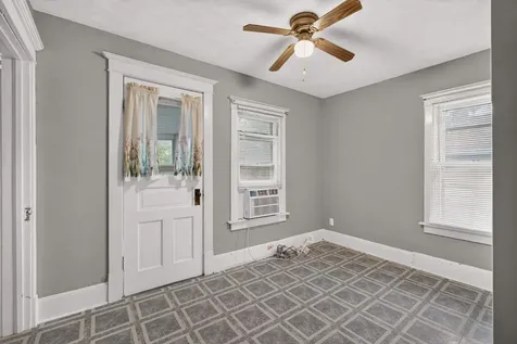 1913 10TH Street Moline IL 61265