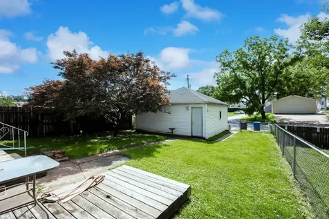 1913 10TH Street Moline IL 61265