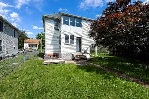1913 10TH Street Moline IL 61265