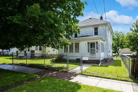 1913 10TH Street Moline IL 61265