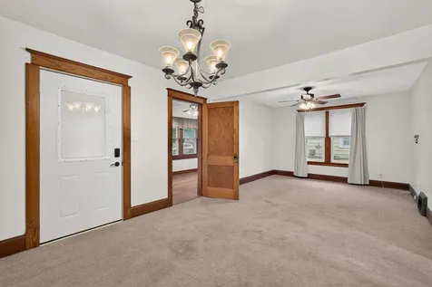 1913 10TH Street Moline IL 61265