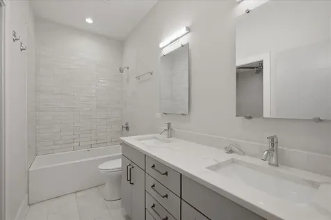 3049 North Clybourn Avenue Chicago IL 60618