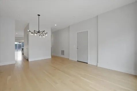 3049 North Clybourn Avenue Chicago IL 60618
