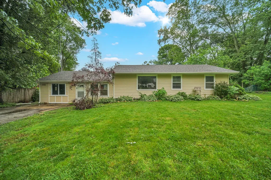 1305 Wilson Court Zion IL 60099