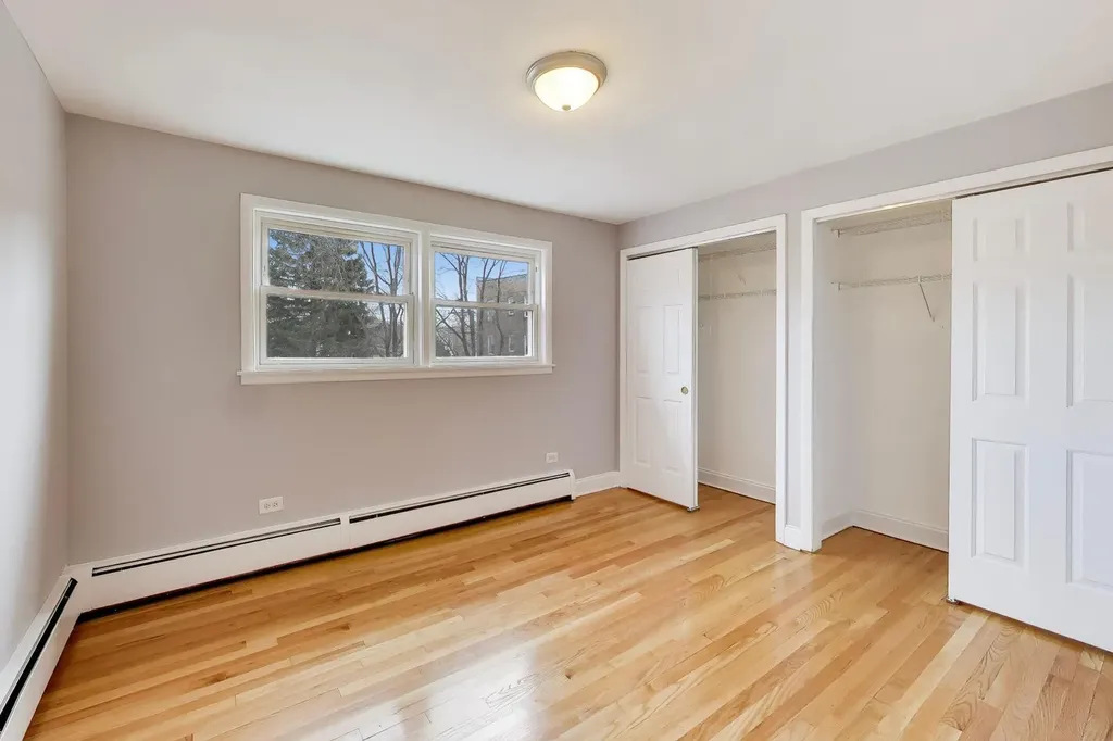 7123 North Damen Avenue Chicago IL 60645