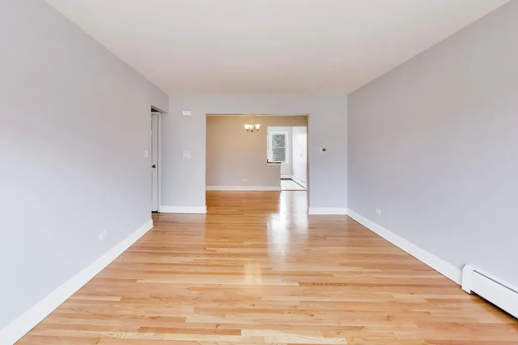 7123 North Damen Avenue Chicago IL 60645