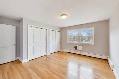 7123 North Damen Avenue Chicago IL 60645