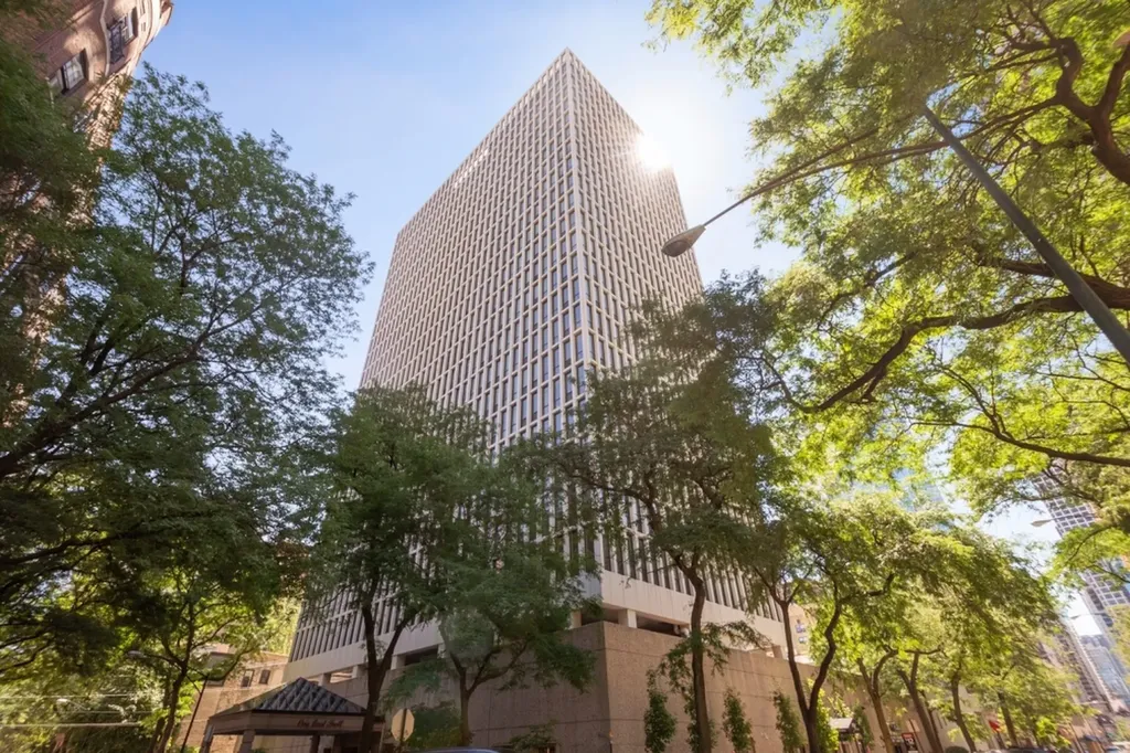 1 East Scott Street Chicago IL 60610