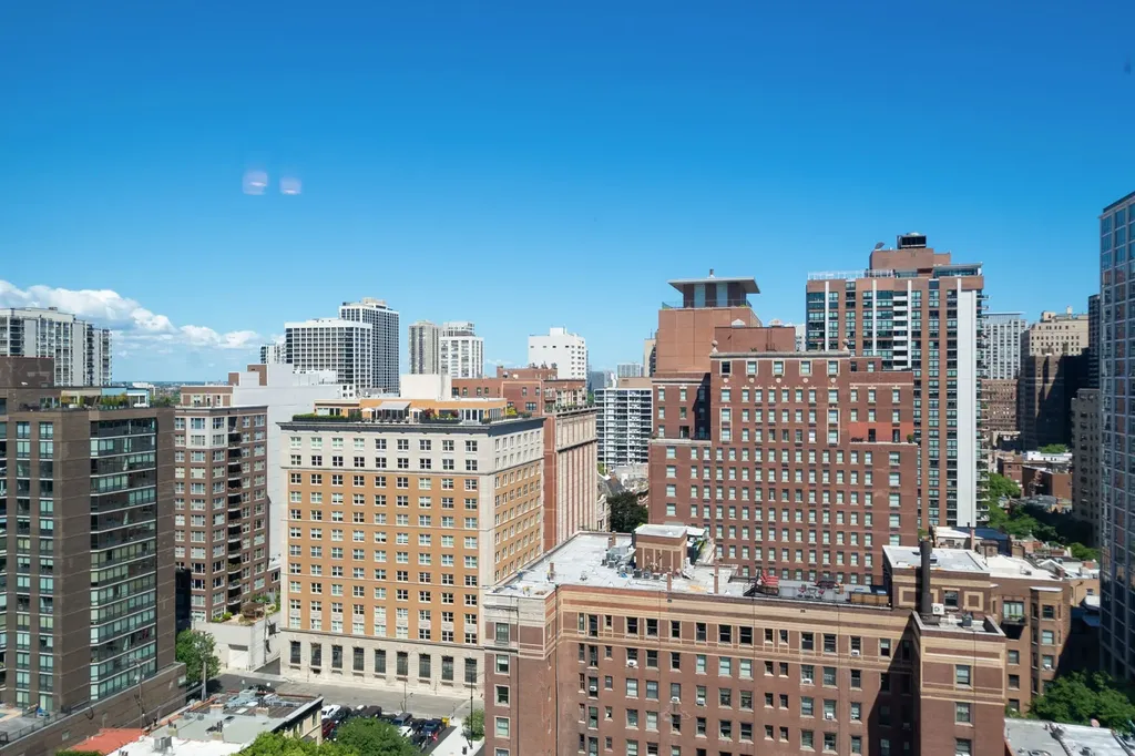 1 East Scott Street Chicago IL 60610