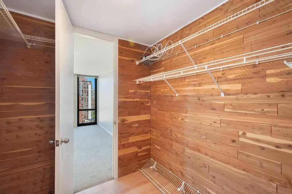 1 East Scott Street Chicago IL 60610
