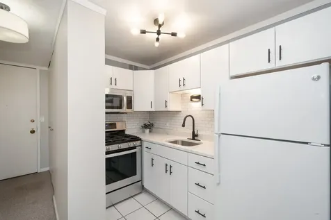 1 East Scott Street Chicago IL 60610