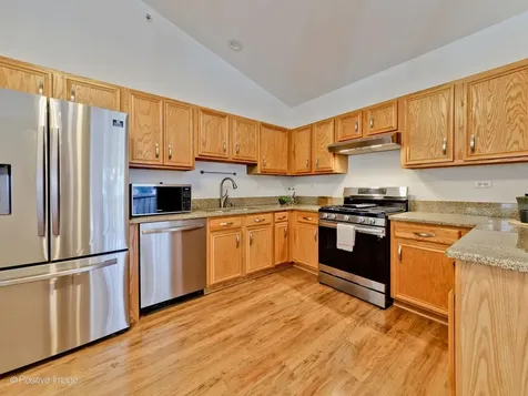 121 Commons Court Wheeling IL 60090
