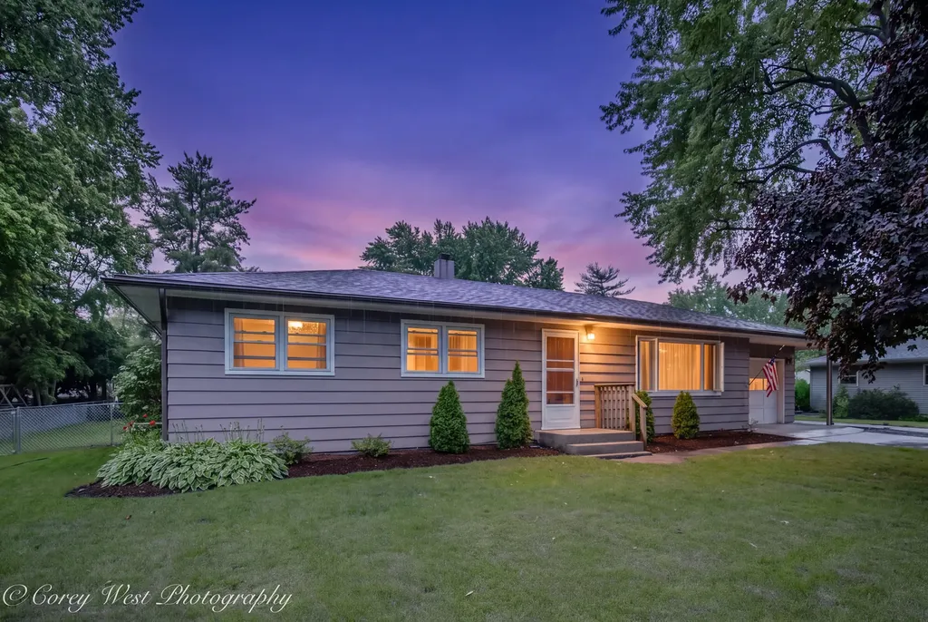 220 Swanson Road Sycamore IL 60178