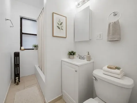 7353 North Damen Avenue Chicago IL 60645