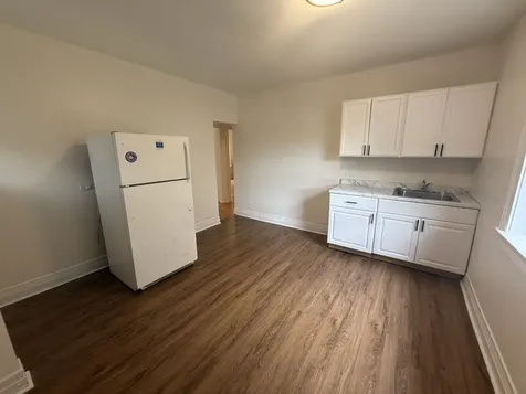 7353 North Damen Avenue Chicago IL 60645