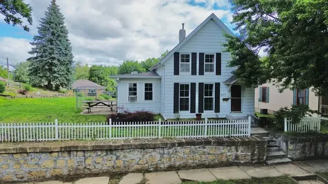 815 10TH Avenue Fulton IL 61252