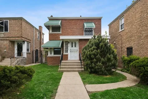 8906 South Crandon Avenue Chicago IL 60617