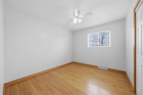 10725 South Rutherford Avenue Worth IL 60482