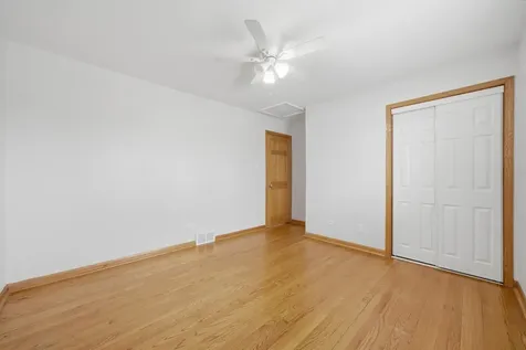 10725 South Rutherford Avenue Worth IL 60482