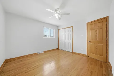 10725 South Rutherford Avenue Worth IL 60482