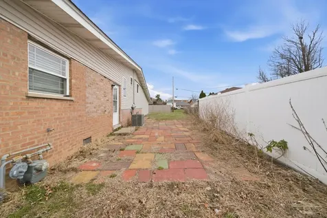 10725 South Rutherford Avenue Worth IL 60482