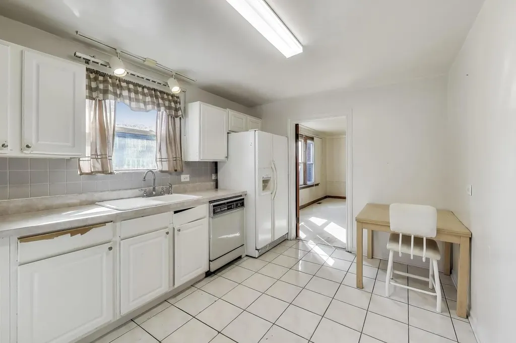 5636 West Augusta Boulevard Chicago IL 60651