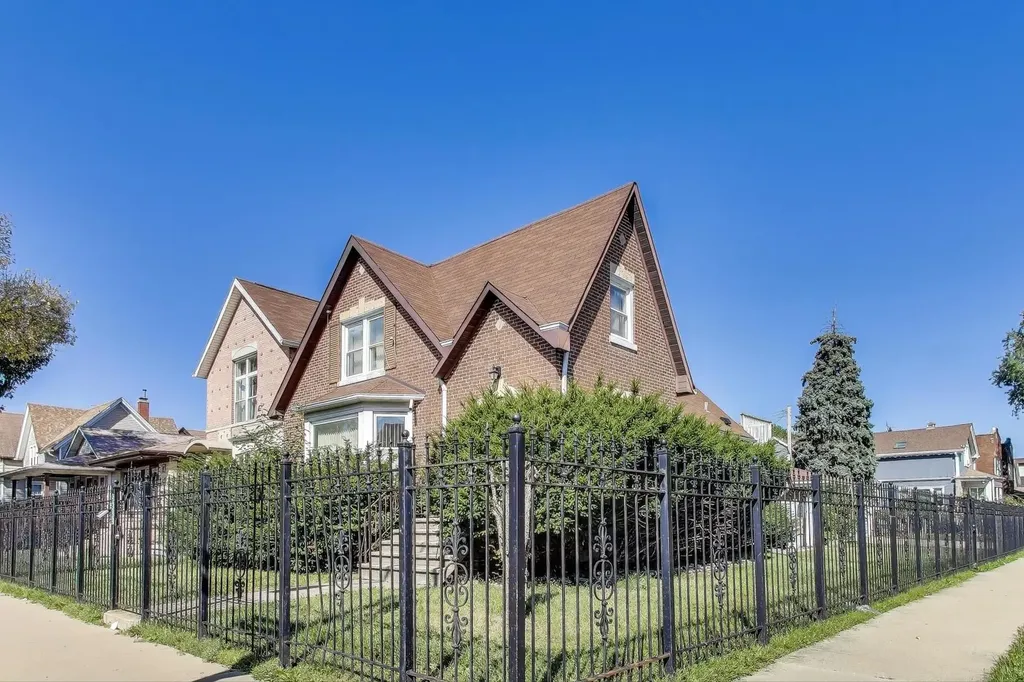 5636 West Augusta Boulevard Chicago IL 60651