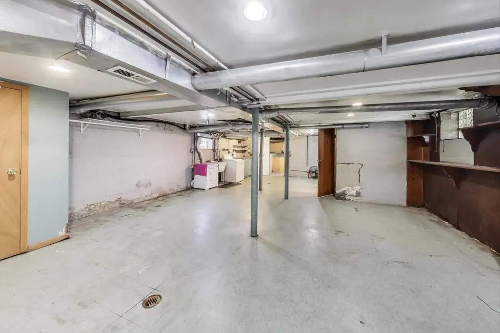 5636 West Augusta Boulevard Chicago IL 60651