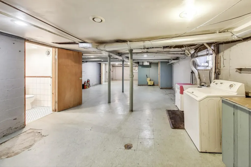 5636 West Augusta Boulevard Chicago IL 60651