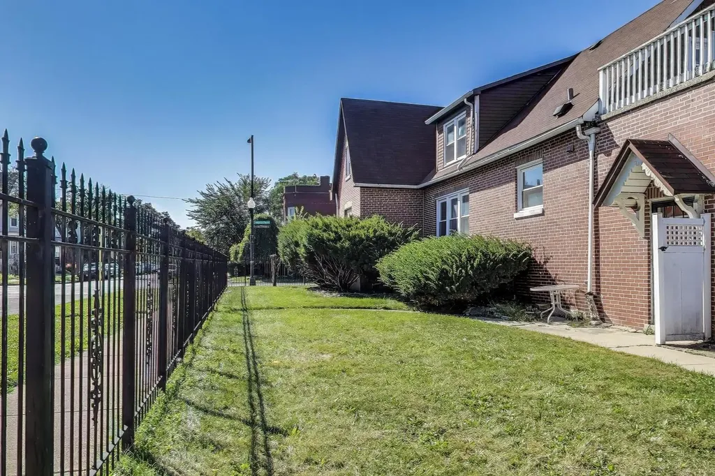 5636 West Augusta Boulevard Chicago IL 60651