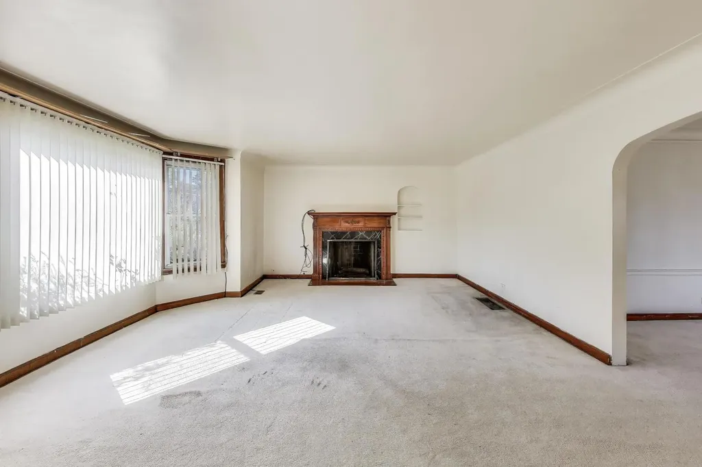 5636 West Augusta Boulevard Chicago IL 60651