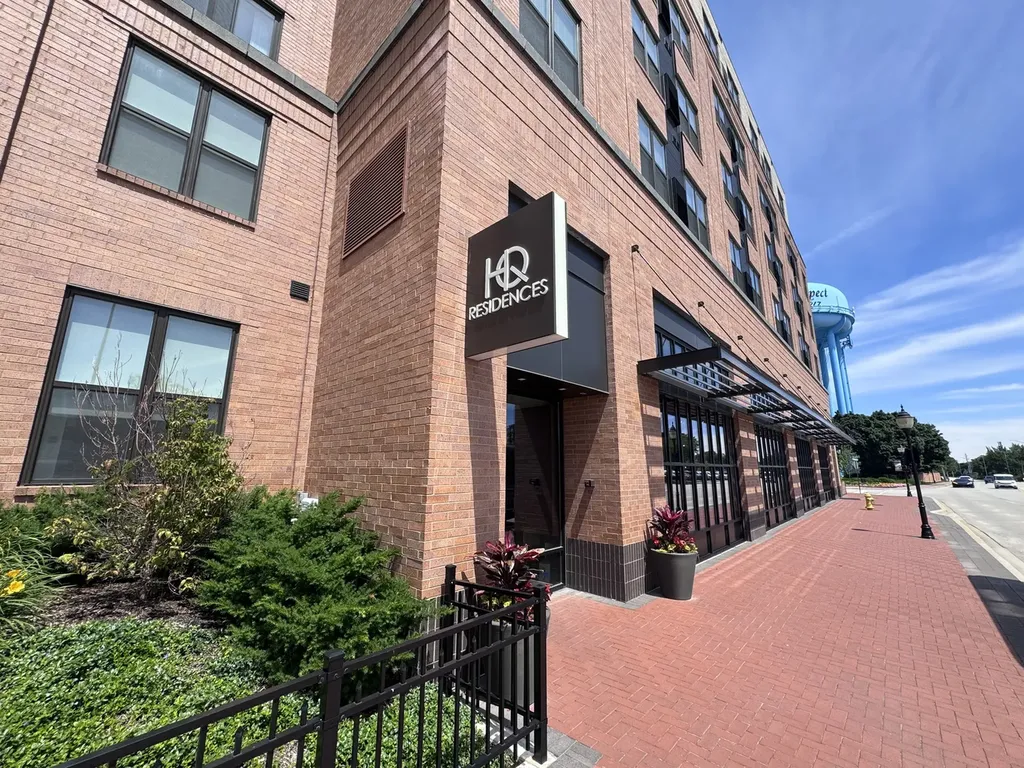 122 East Northwest Highway Mount Prospect IL 60056