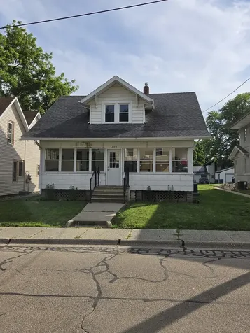 303 12TH Avenue Sterling IL 61081