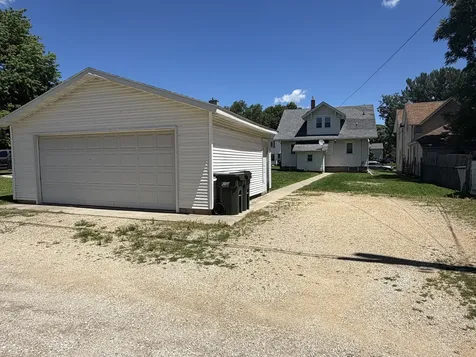 303 12TH Avenue Sterling IL 61081