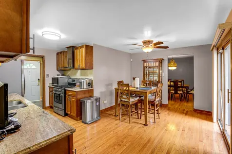 17106 Ingleside Avenue South Holland IL 60473