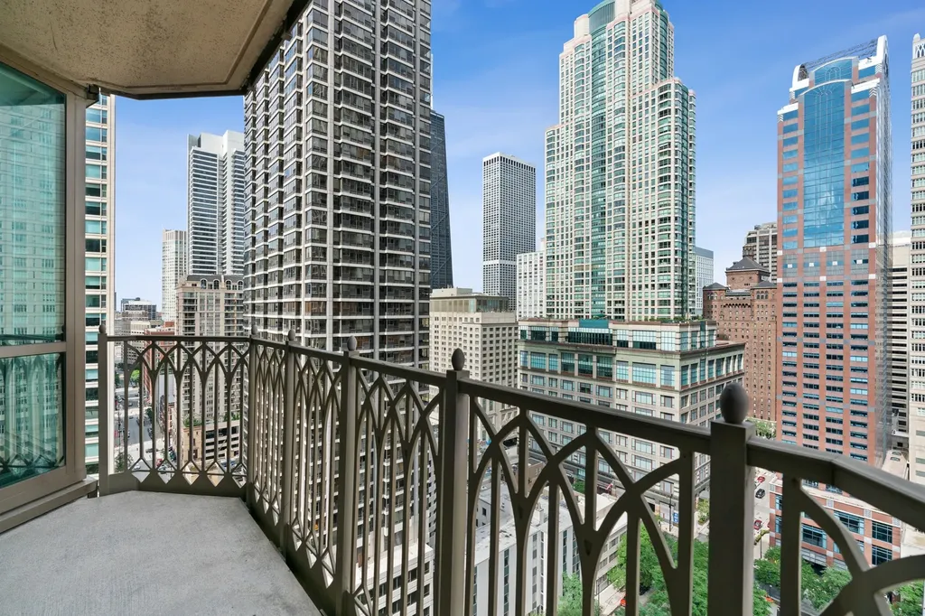 21 East Huron Street Chicago IL 60611