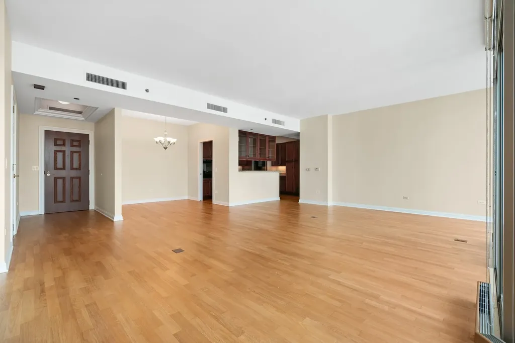 21 East Huron Street Chicago IL 60611