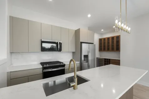 416 East 50th Place Chicago IL 60615