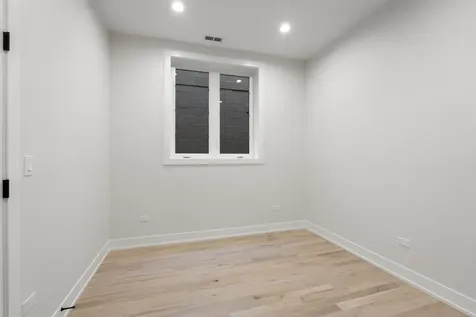 416 East 50th Place Chicago IL 60615