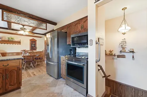 24 West 168th Street South Holland IL 60473