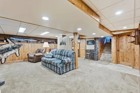 24 West 168th Street South Holland IL 60473