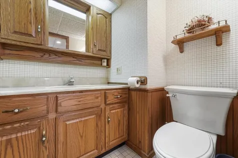 24 West 168th Street South Holland IL 60473